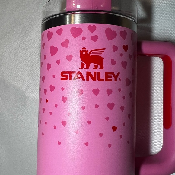 Valentine’s Day 2025 Stanley — Limited Edition PINK - Picture 2 of 8